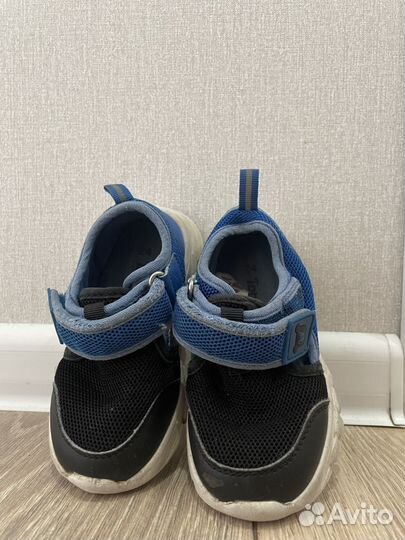 Кроссовки детские