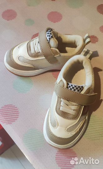 Кроссовки для девочки
