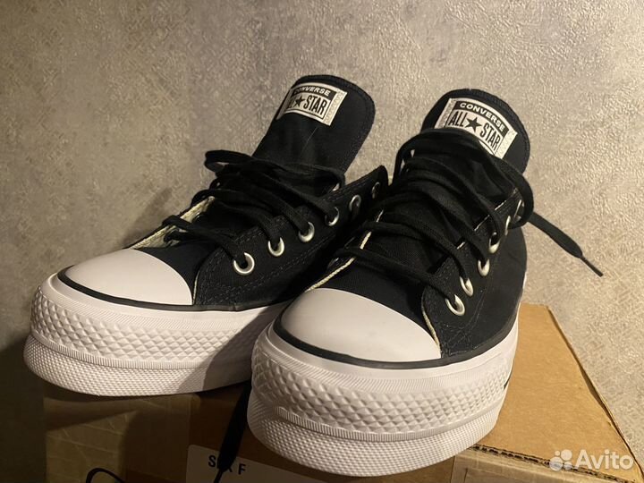 Converse chuck Taylor lift platform