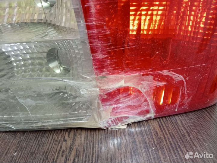 Задний правый фонарь volvo