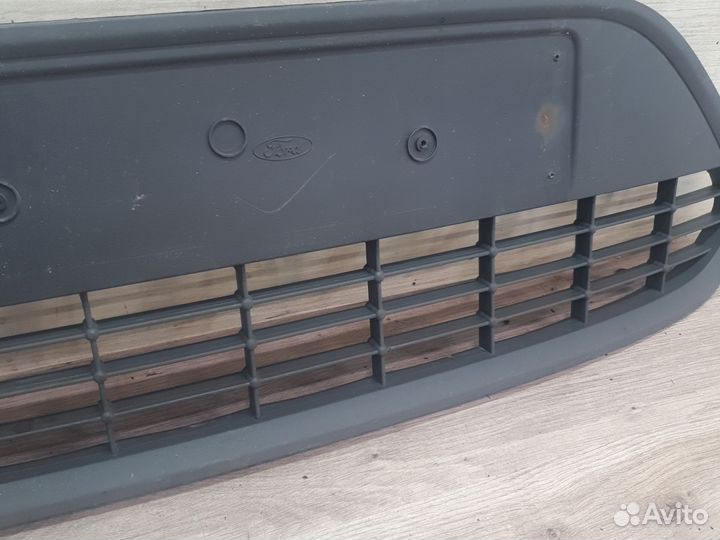 Решетка бампер ford focus 2 08-11