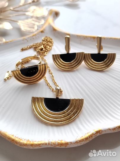 Стильный комплект серьги кольцо кулон винтаж