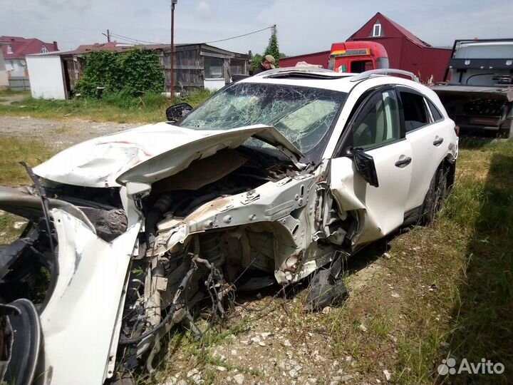 Infiniti QX70 2014г (дизель) 3.0 AT по запчастям