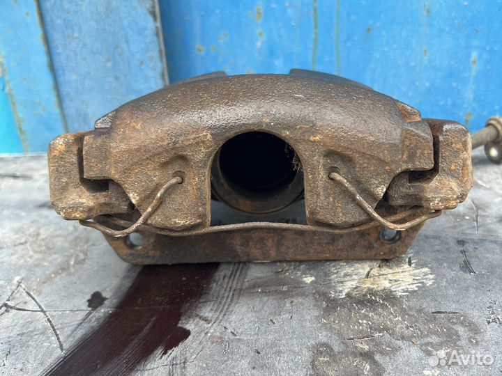 Honda accord 7 передний левый суппорт