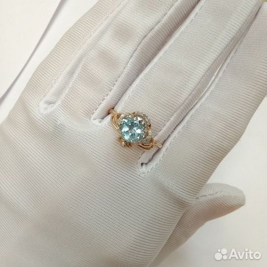 Золотое кольцо с камнем 18р