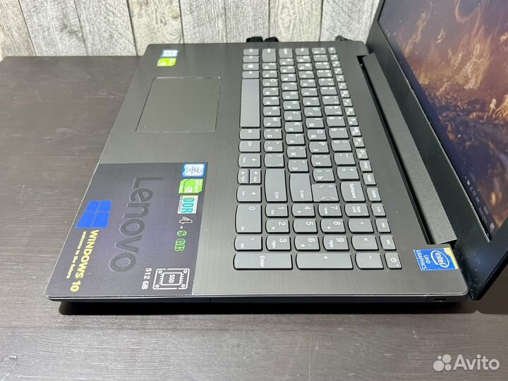 Игровой ноутбук Lenovo