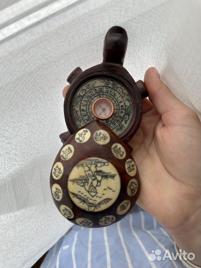 Компас черепаха красное дерево слоновая кость