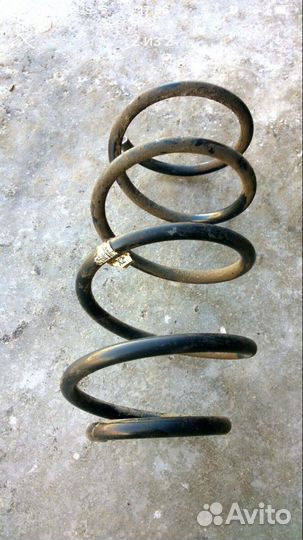 Пружина стойки