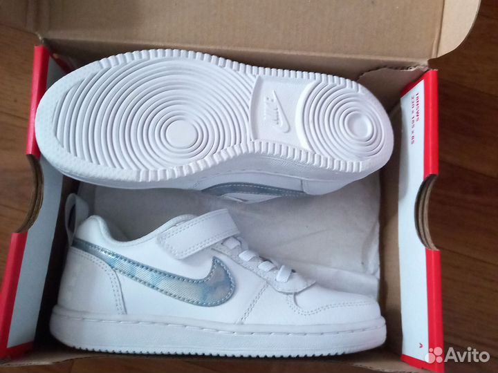 Кроссовки Nike новые