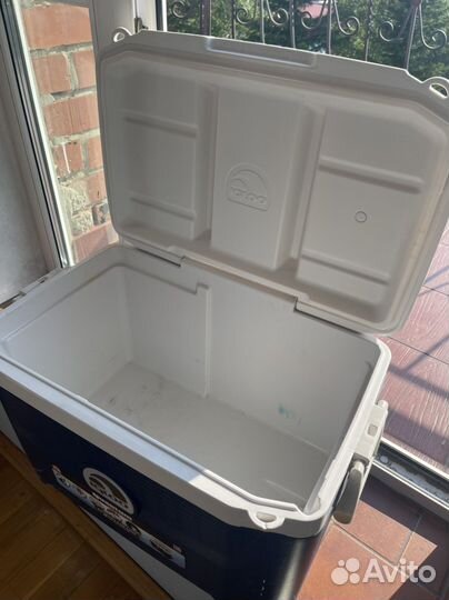 Термоконтейнер (холодильник в авто) Igloo
