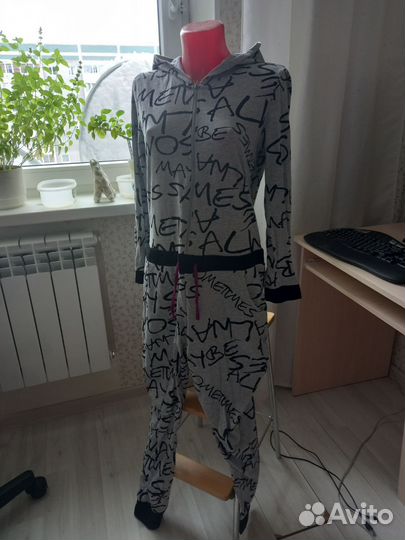 Трикотажный женский комбинезон