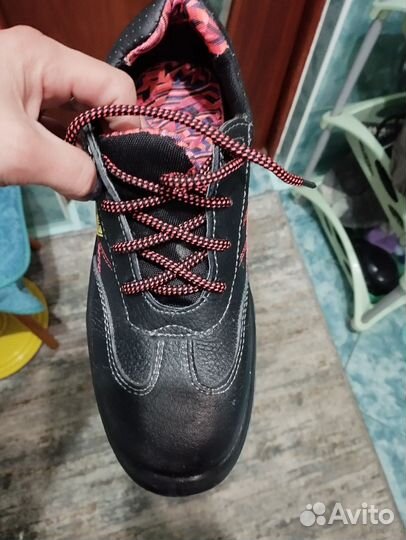 Ботинки строительные