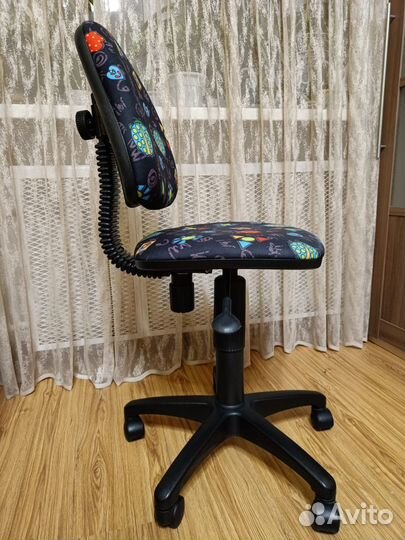 Продам компьютерный стул для школьника