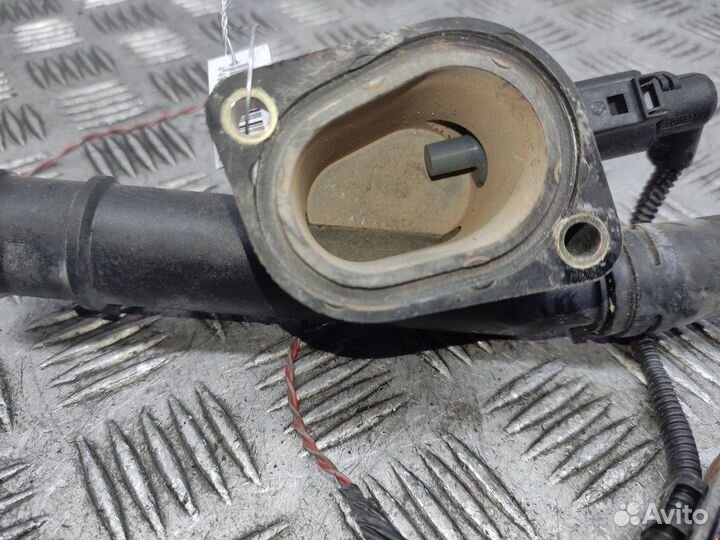 Корпус термостата для Volkswagen Golf 5 038121032G