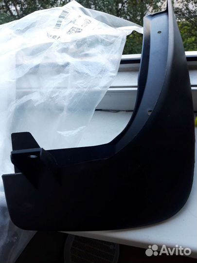 Брызговик KIA Sorento зад.лев. 868413E510