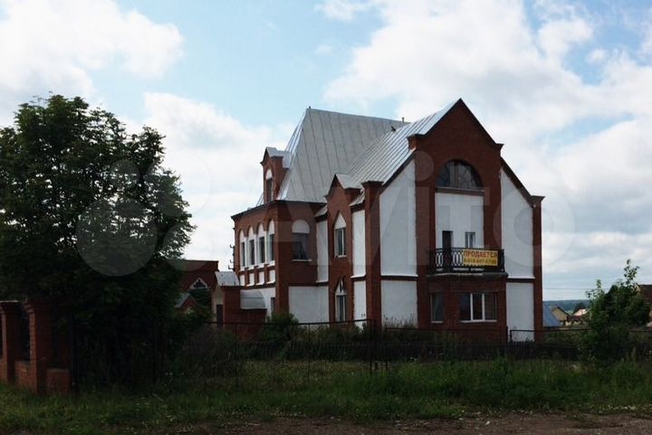 Коттедж 650 м² на участке 20 сот.