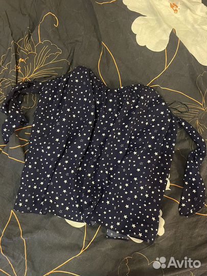 Пакет новой одежды на девушку