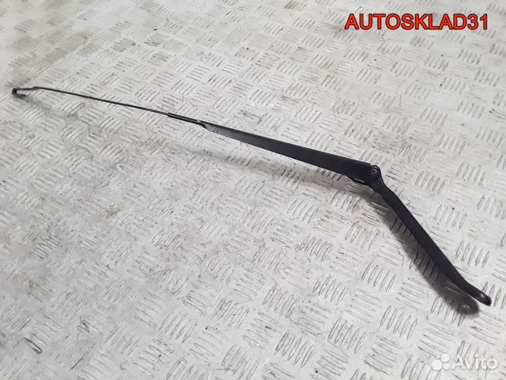 Поводок стеклоочистителя правый Ford Fusion