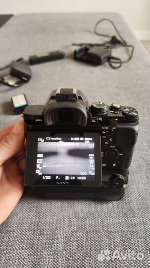 Фотоаппарат Sony a7 + объектив + батарейный блок