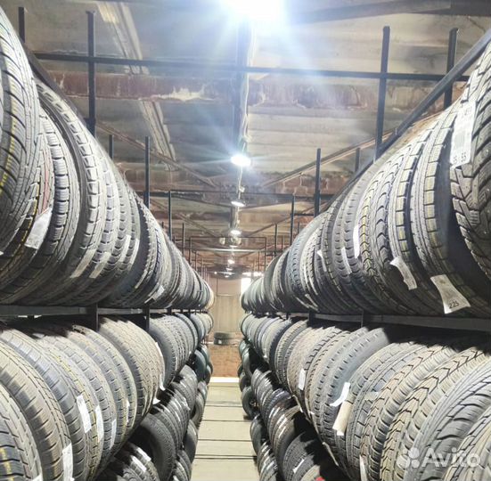 Bridgestone Blizzak DM-V1 215/70 R17 100M