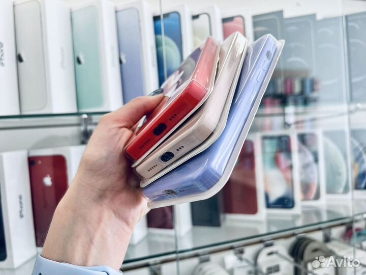 Чехол с яблочком на iPhone 12