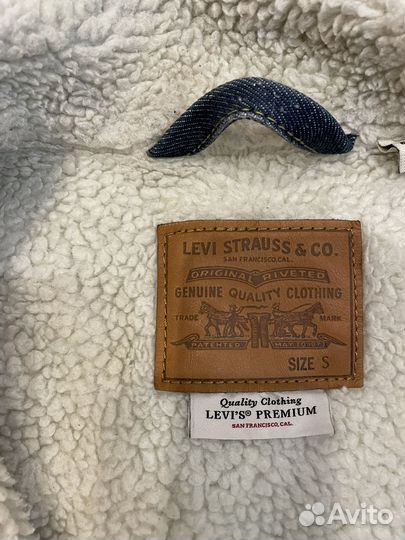 Джинсовая куртка levis