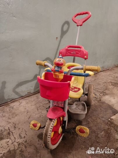 Трехколесный велосипед