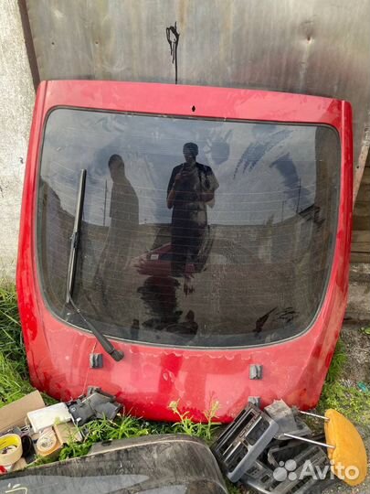 Крышка багажника toyota celica st202