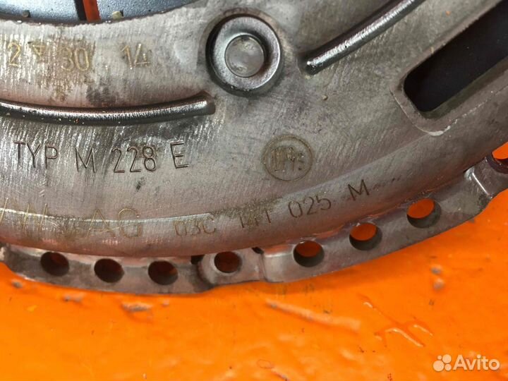 Маховик Volkswagen 2010 Touran