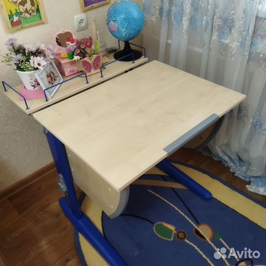 Детский письменный стол