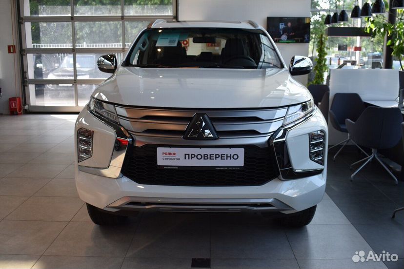 Mitsubishi Montero Sport 3.0 AT, 2023