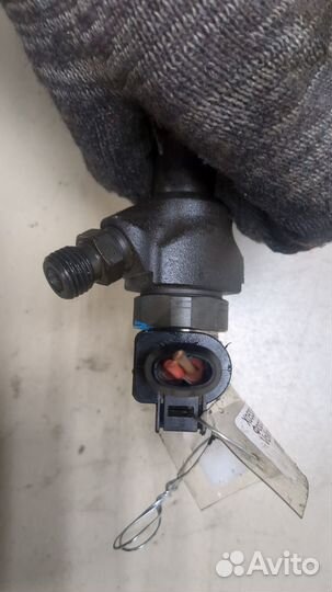 Форсунка топливная Volkswagen Tiguan, 2012