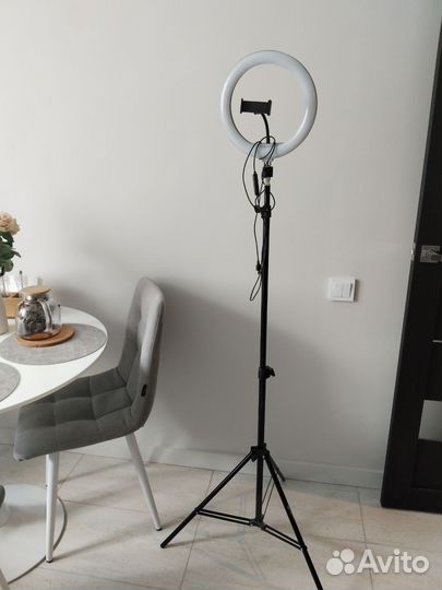 Кольцевая лампа со штативом