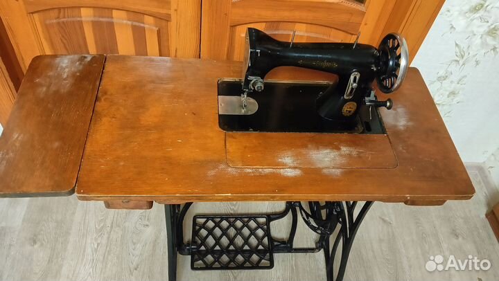 Швейная машина б/у