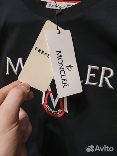 Футболка Moncler: все для вашего комфорта