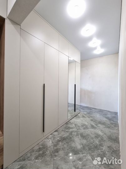 Шкаф распашной