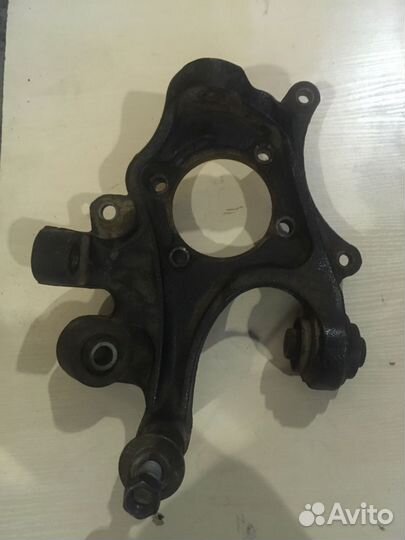 Кулак задний правый Kia Sorento 2