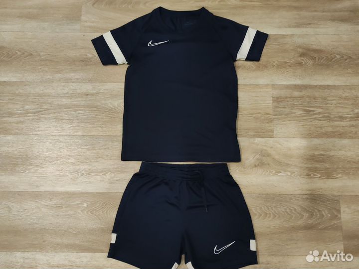 Футбольная форма nike 122-128см