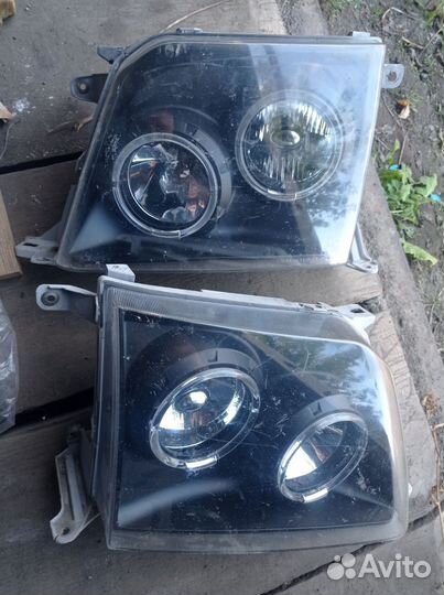 Продам фары б/у Toyota Land Cruiser Prado 95