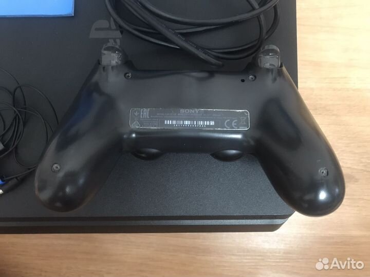 Продам Sony PS4