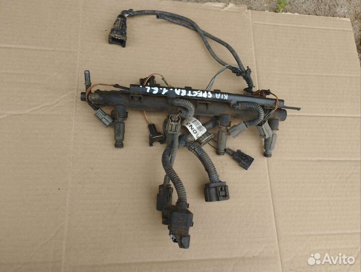 Топливная рампа с форсунками Kia Spectra 1.6