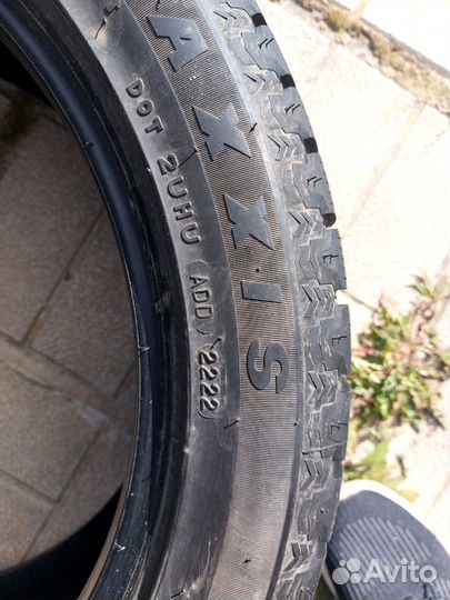 Maxxis Arctic Trekker SP03 245/45 R18