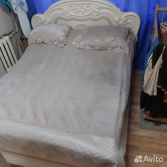 Трюмо трельяж зеркало, кровать, шкаф