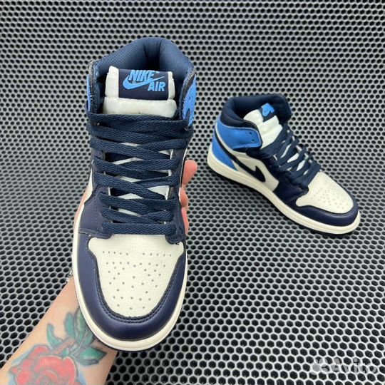 Nike Air Jordan 1 Retro High Obsidian UNC