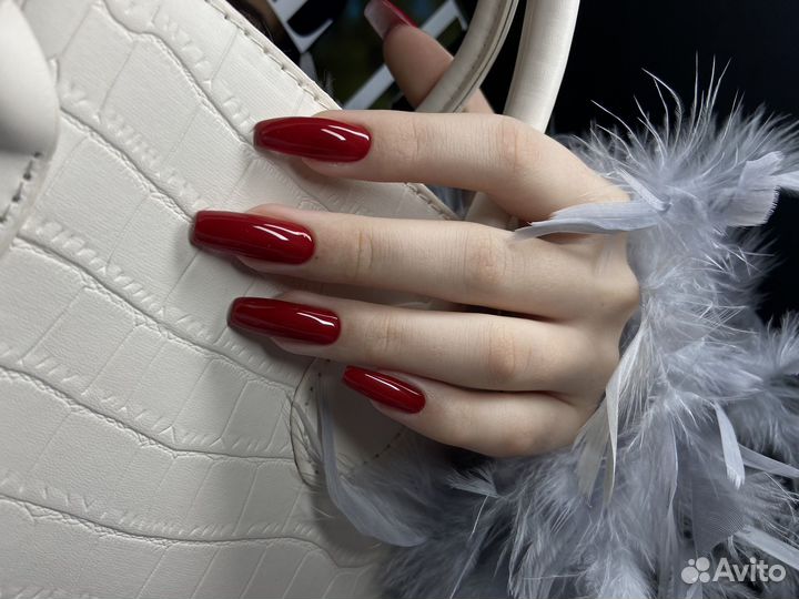 Маникюр, наращивание ресниц