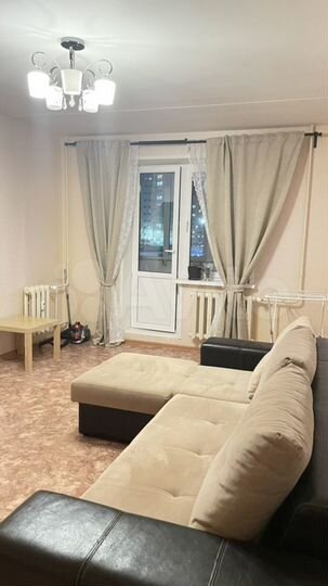 2-к. квартира, 52 м², 2/10 эт.