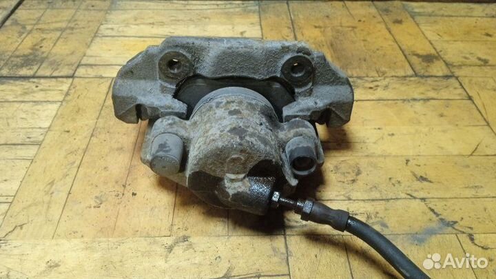 Суппорт передний левый Ford Fusion 1.4 2002-2017