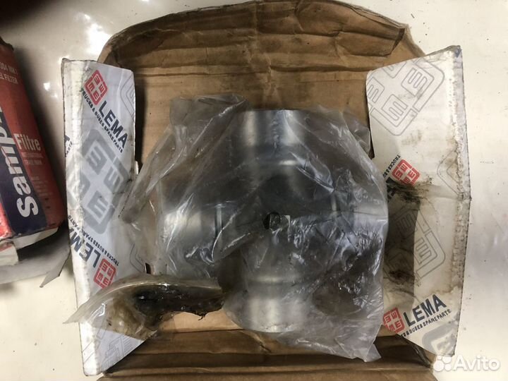 Крестовина кардана на Мерседес 1120