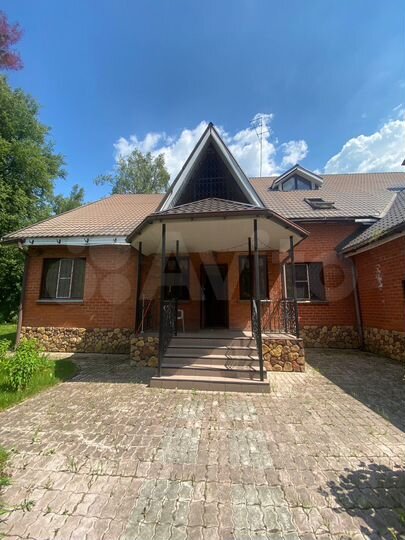 Дом 498 м² на участке 23 сот.