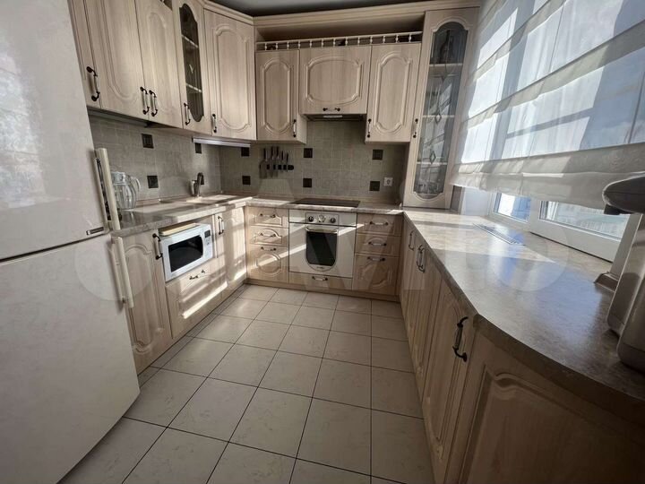 4-к. квартира, 95 м², 5/5 эт.